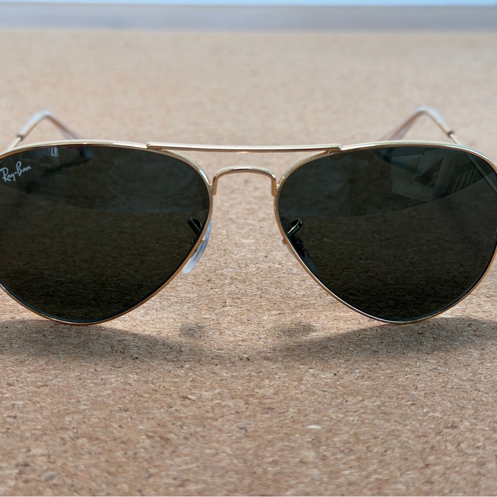 Ray-Ban Classic Gold Aviator Sunglasses - Picture 11 of 11